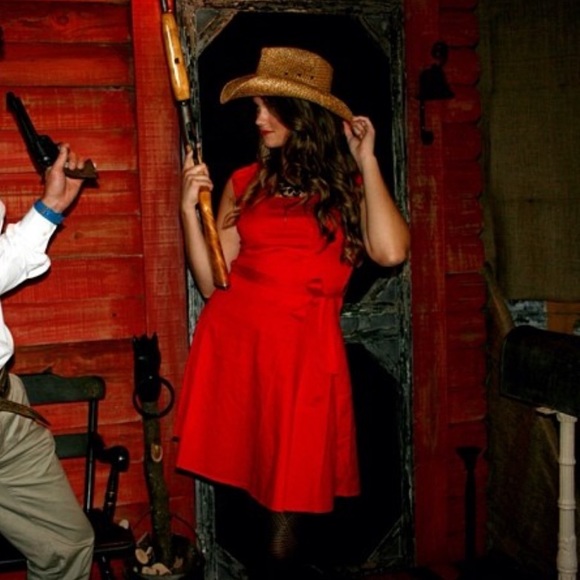 ModCloth Vintage pinup style red dress - Picture 6 of 6